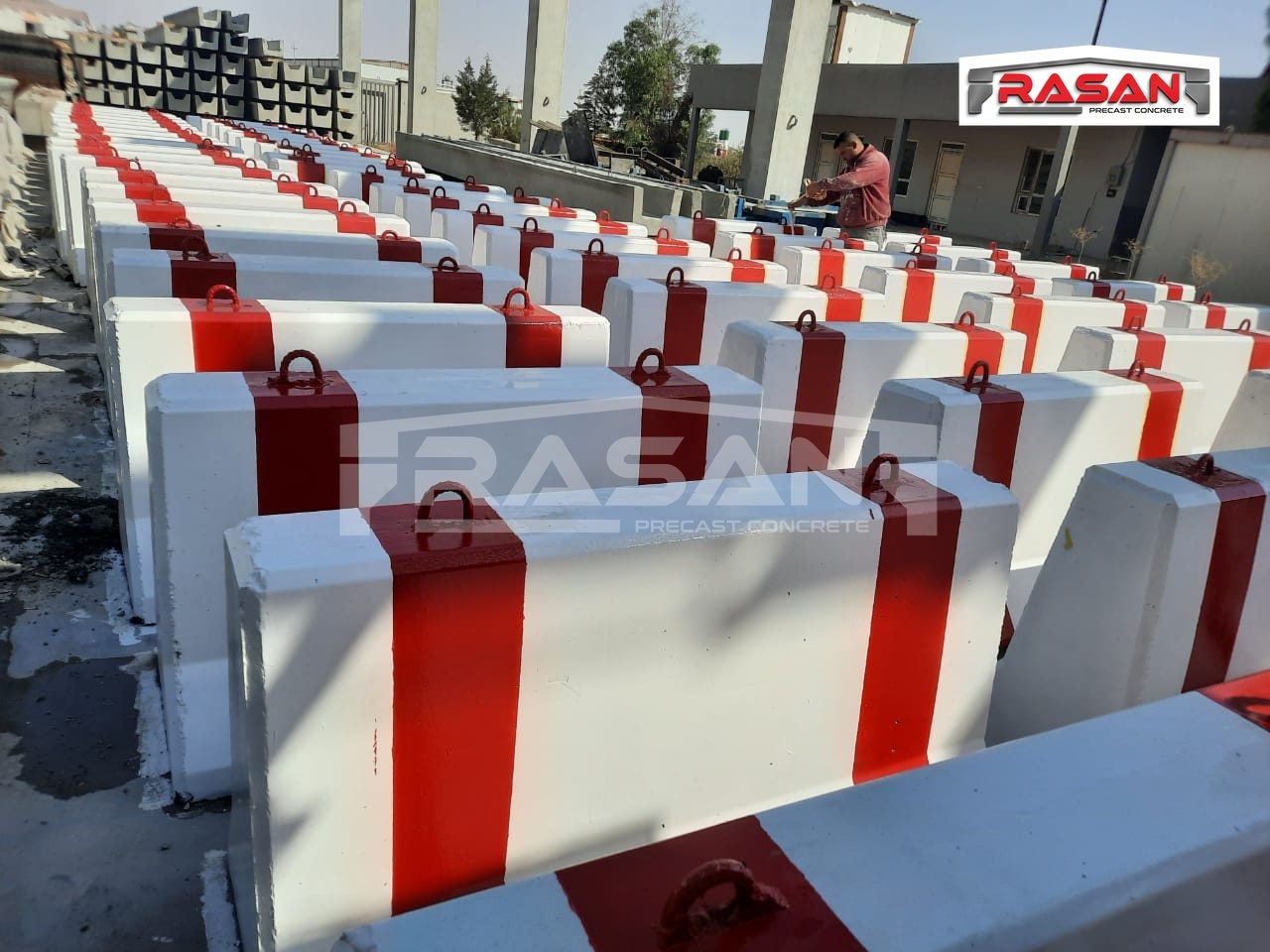 حواجز و مصدات كونكريتية جاهزة